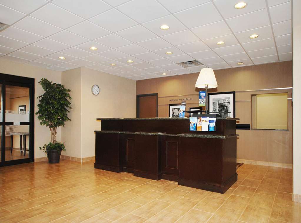 Hampton Inn & Suites Childress Beltér fotó
